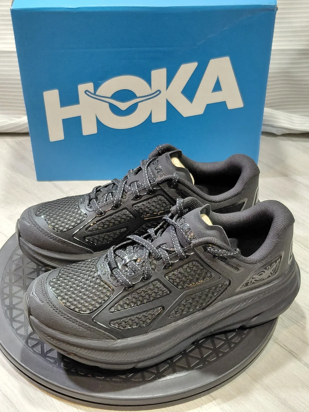 NEW HOKA Womens Clifton One 9 Carbon Triple Black Running Shoes SIZE WOMENS 6.5